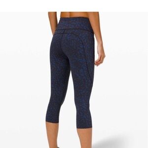 Lululemon fast and free size 4. Black and blue cheetah print.